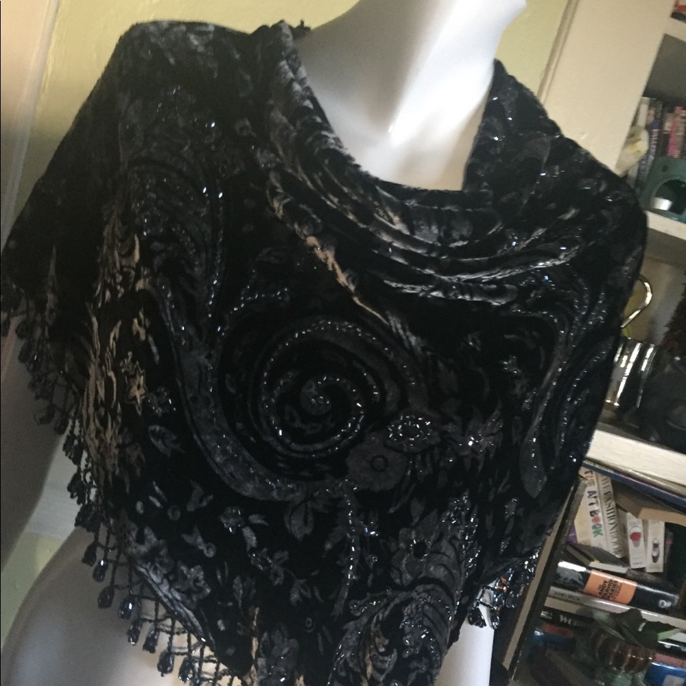 Amazing vintage velvet wrap  and beads